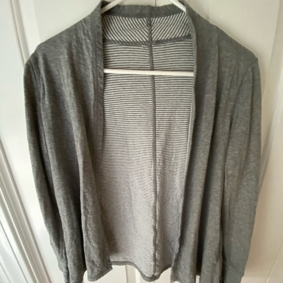 Eddie Bauer Reversible Light Open Sweatshirt - Picture 4 of 6